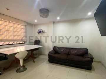 Se Vende Casa de 3 Pisos Ubicada en San Martin de Porres