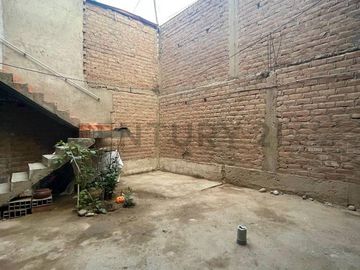 Se Vende Casa de 3 Pisos Ubicada en San Martin de Porres