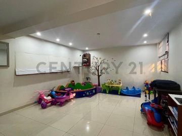 Se Vende Casa de 3 Pisos Ubicada en San Martin de Porres