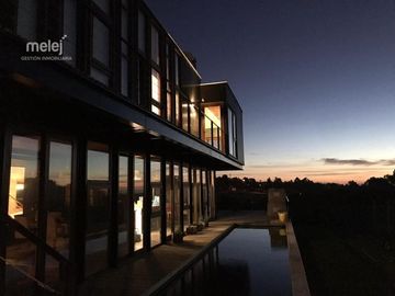 Venta Casa Moderna en condominio, Mantagua