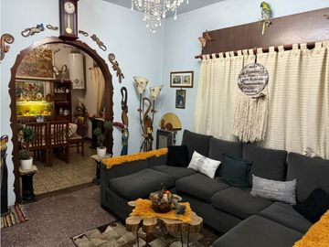 Casa 3 Ambientes con cochera pasante