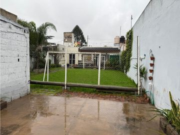 Casa 3 Ambientes con cochera pasante