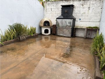 Casa 3 Ambientes con cochera pasante