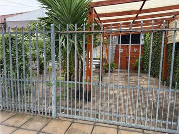 Casa 3 Ambientes con cochera pasante