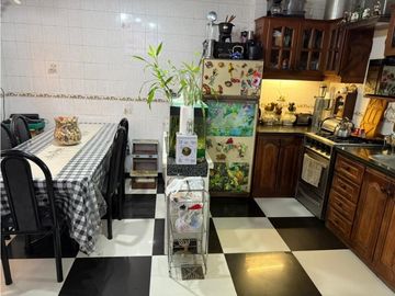 Casa 3 Ambientes con cochera pasante