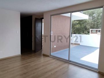 VENDO CASA INDEPENDIENTE EN LOS CHILLOS
