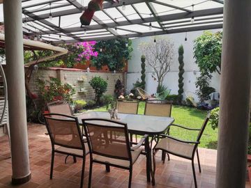 Casa en condominio con alberca, de 3 recamaras.