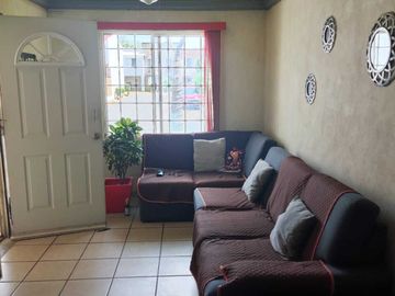 Casa en condominio con alberca, de 3 recamaras.