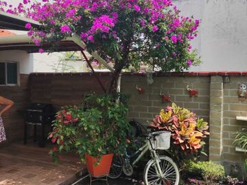 Casa en condominio con alberca, de 3 recamaras.