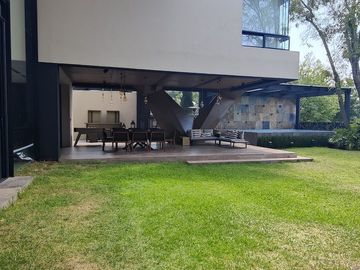 ESPECTACULAR CASA EN CERRADA A LA VENTA BOSQUES DE LAS LOMAS (V)