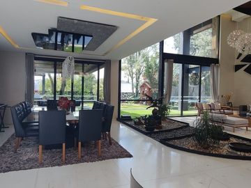 ESPECTACULAR CASA EN CERRADA A LA VENTA BOSQUES DE LAS LOMAS (V)