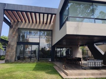 ESPECTACULAR CASA EN CERRADA A LA VENTA BOSQUES DE LAS LOMAS (V)