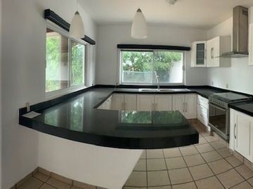 CASA EN VENTA EN VISTA REAL CORREGIDORA