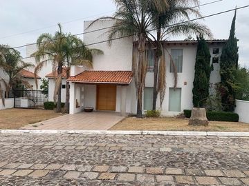 CASA EN VENTA EN VISTA REAL CORREGIDORA