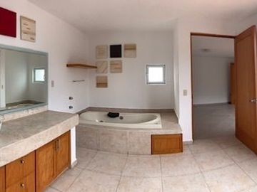 CASA EN VENTA EN VISTA REAL CORREGIDORA