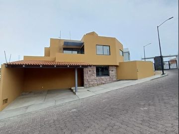 CASA EN VENTA FRACC. PRIVADA DEL SOL