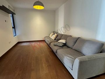 Departamento con terraza, en planta baja, cuarto de servicio y bodega