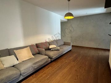 Departamento con terraza, en planta baja, cuarto de servicio y bodega