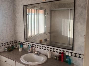 5 Dormitorios 2 Baños