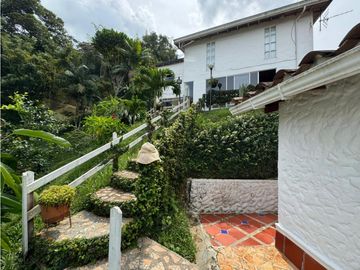 ¡PRECIO DE OPORTUNIDAD! VENDO HERMOSA FINCA EN COCORN