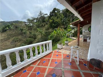 ¡PRECIO DE OPORTUNIDAD! VENDO HERMOSA FINCA EN COCORN