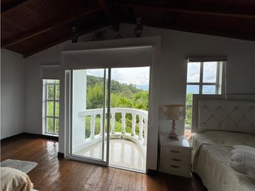 ¡PRECIO DE OPORTUNIDAD! VENDO HERMOSA FINCA EN COCORN