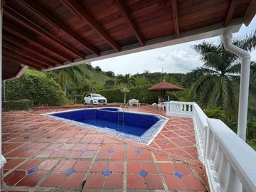 ¡PRECIO DE OPORTUNIDAD! VENDO HERMOSA FINCA EN COCORN