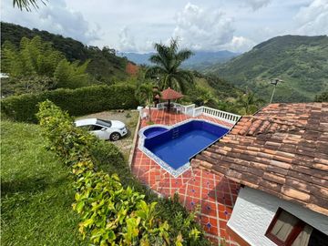 ¡PRECIO DE OPORTUNIDAD! VENDO HERMOSA FINCA EN COCORN