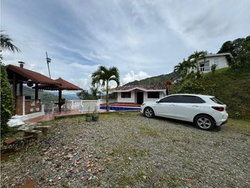 ¡PRECIO DE OPORTUNIDAD! VENDO HERMOSA FINCA EN COCORN
