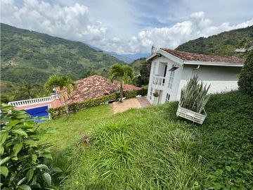 ¡PRECIO DE OPORTUNIDAD! VENDO HERMOSA FINCA EN COCORN