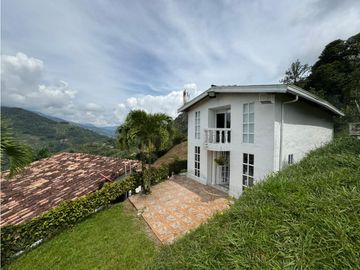 ¡PRECIO DE OPORTUNIDAD! VENDO HERMOSA FINCA EN COCORN