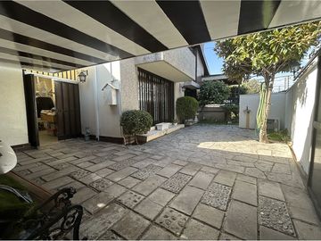 GRAN OPORTUNIDAD, VENTA CASA EN LAS CONDES
