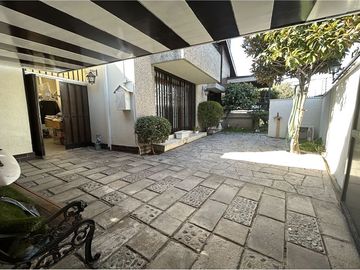 GRAN OPORTUNIDAD, VENTA CASA EN LAS CONDES