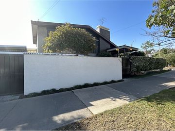 GRAN OPORTUNIDAD, VENTA CASA EN LAS CONDES