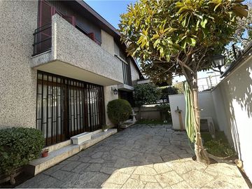 GRAN OPORTUNIDAD, VENTA CASA EN LAS CONDES