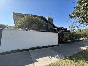 GRAN OPORTUNIDAD, VENTA CASA EN LAS CONDES