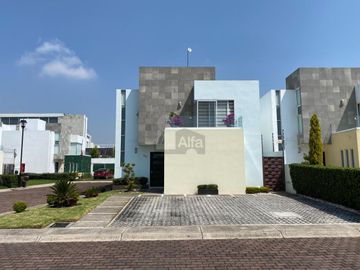 Casa en venta, Metepec, Excelente residencia en foresta, con ubicación en esquina y en privada