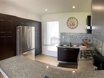 Casa en venta, Metepec, Excelente residencia en foresta, con ubicación en esquina y en privada