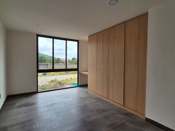 CASA NUEVA EN VENTA EN RESIDENCIAL MONTERREAL, CAMINO A HUEJOTZINGO!