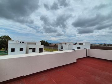 CASA NUEVA EN VENTA EN RESIDENCIAL MONTERREAL, CAMINO A HUEJOTZINGO!