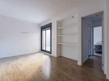 VENTA- Departamento - A estrenar - 2 dormitorios con Patio y Cochera- Centro, Rosario.