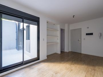 VENTA- Departamento - A estrenar - 2 dormitorios con Patio y Cochera- Centro, Rosario.