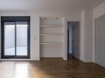 VENTA- Departamento - A estrenar - 2 dormitorios con Patio y Cochera- Centro, Rosario.