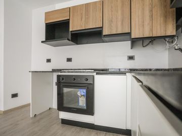 Venta Departamento 3 ambientes Villa Urquiza Cochera Patio Jardin