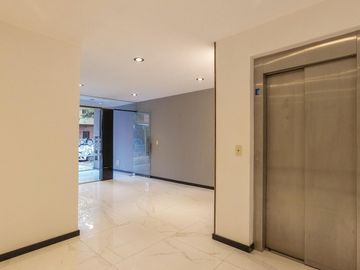 Venta Departamento 3 ambientes Villa Urquiza Cochera Patio Jardin