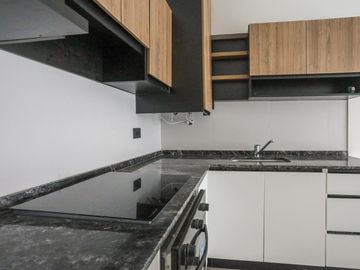 Venta Departamento 3 ambientes Villa Urquiza Cochera Patio Jardin