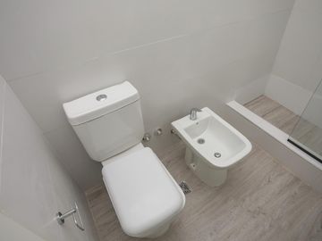 Venta Departamento 3 ambientes Villa Urquiza Cochera Patio Jardin