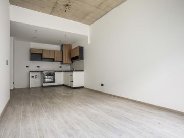 Venta Departamento 3 ambientes Villa Urquiza Cochera Patio Jardin