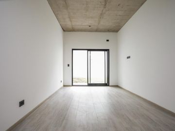 Venta Departamento 3 ambientes Villa Urquiza Cochera Patio Jardin