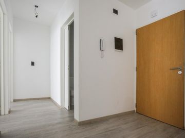 Venta Departamento 3 ambientes Villa Urquiza Cochera Patio Jardin